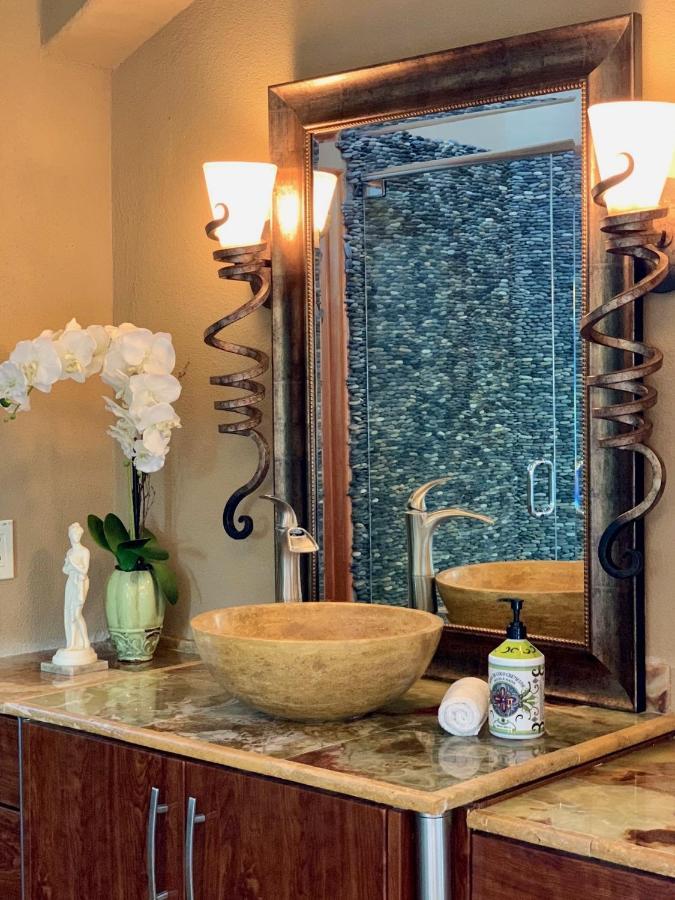 Villa Scenic Hill Country Retreat - Rhino Ranch New Braunfels Esterno foto