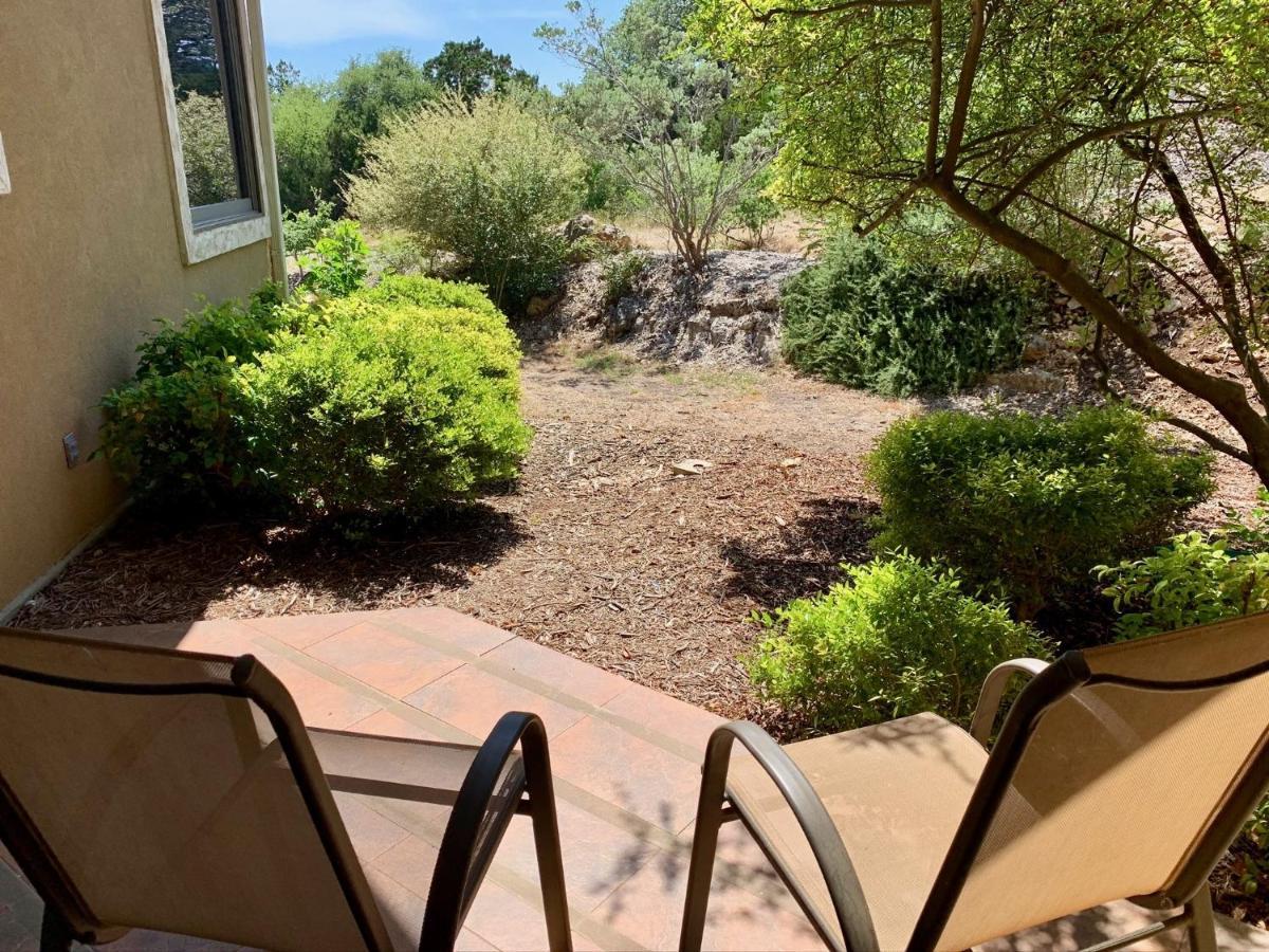 Villa Scenic Hill Country Retreat - Rhino Ranch New Braunfels Esterno foto